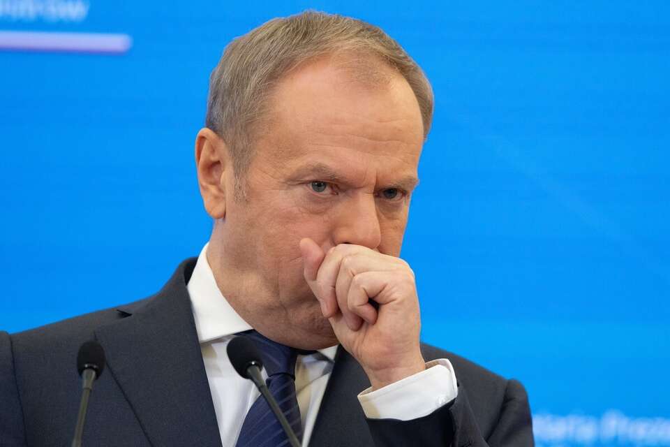 Tusk uciekł przed aferą w prosektorium. Czy to utopi rząd?