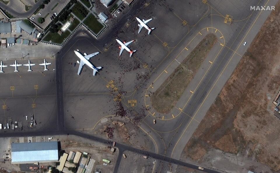 Zdjęcie satelitarne z lotniska w Kabulu / autor: PAP/EPA
