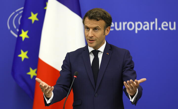 Prezydent Francji w Europarlamencie: jesteśmy za Ukrainą