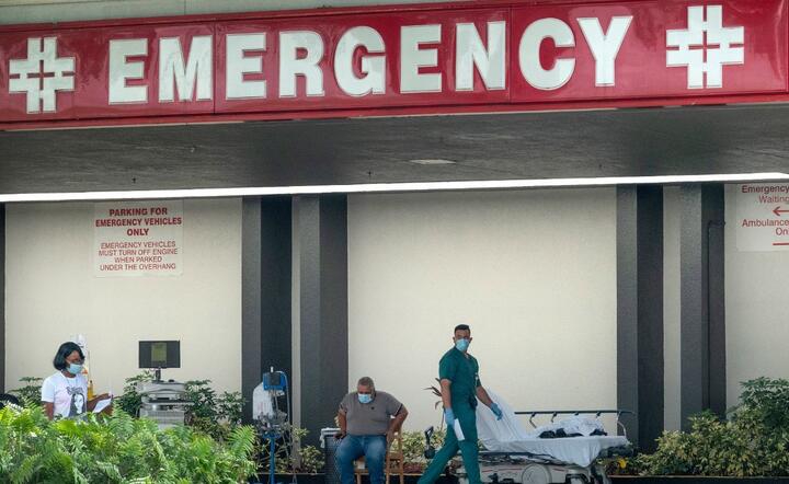 Szpital na Florydzie / autor: PAP/EPA/CRISTOBAL HERRERA