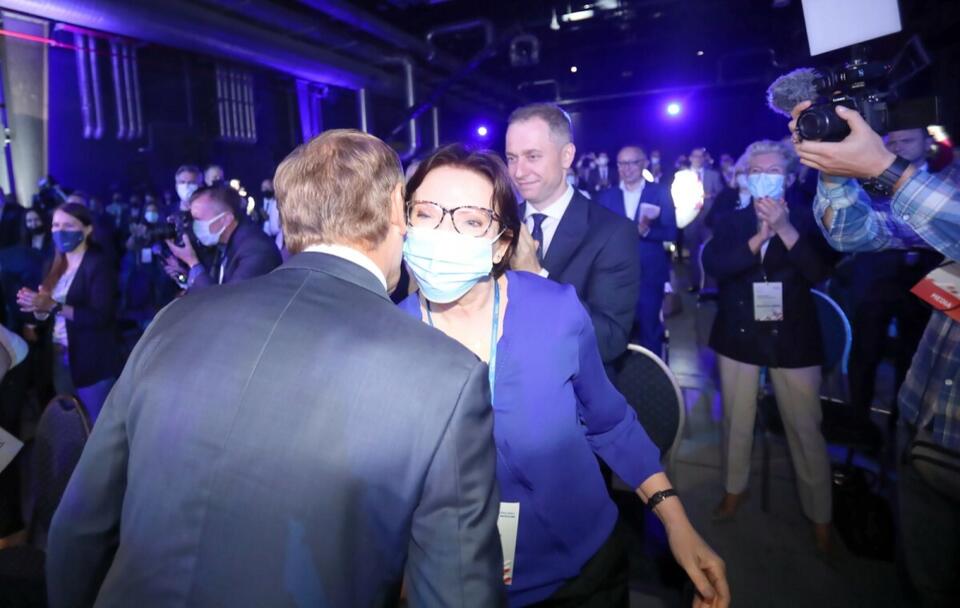 Ewa Kopacz i Donald Tusk podczas posiedzenia Rady Krajowej PO / autor: PAP/Wojciech Olkuśnik