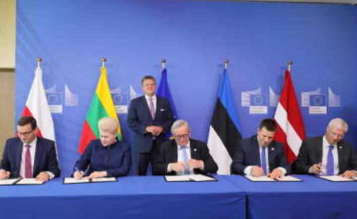 Podpisanie porozumienia w sprawie sieci elektroenergetycznych  / autor: PAP/Paweł Supernak
