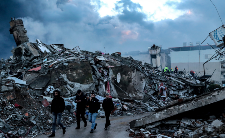 Trzęsienie ziemi w Turcji / autor: PAP/EPA/ERDEM SAHIN