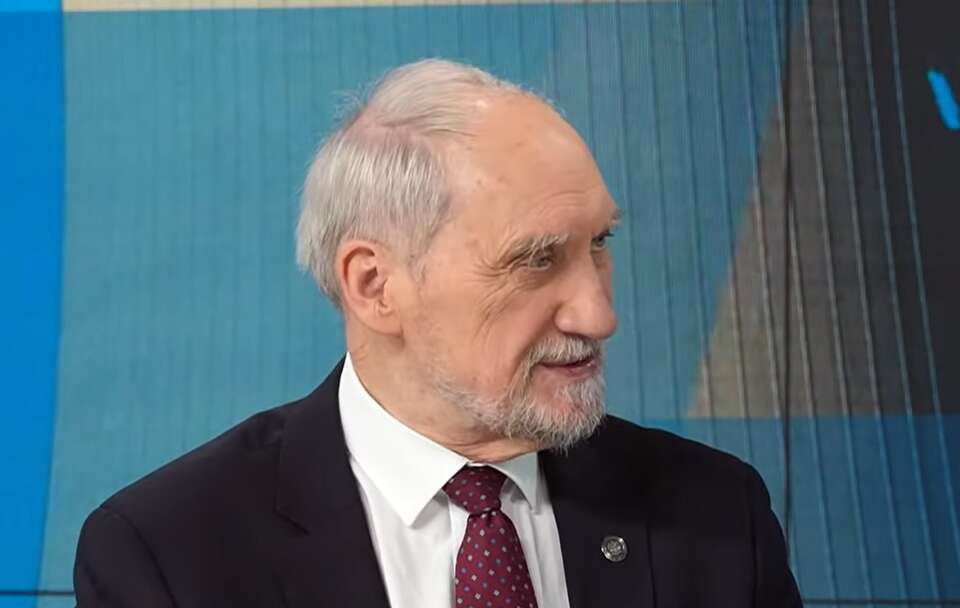 Na zdjęciu były szef MON Antoni Macierewicz na antenie Telewizji wPolsce24 / autor: Telewizja wPolsce24