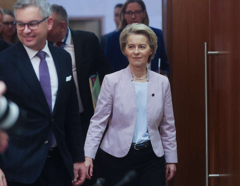 Von der Leyen o elastycznym podejściu do deficytów, a Tusk?