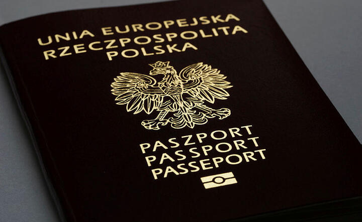 paszport / autor: Fratria