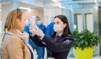 Maseczki na wagę złota, na szczęście jeszcze nie u nas