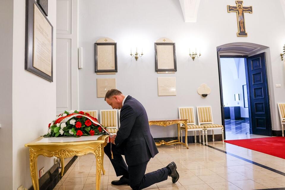Prezydent składa hołd ofiarom ataków z 11/09 / autor: prezydent.pl