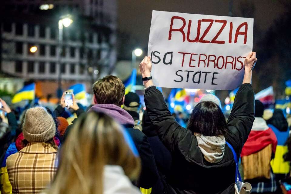 Rosyjski oligarcha i e-papierosy. Gdzie sankcje?