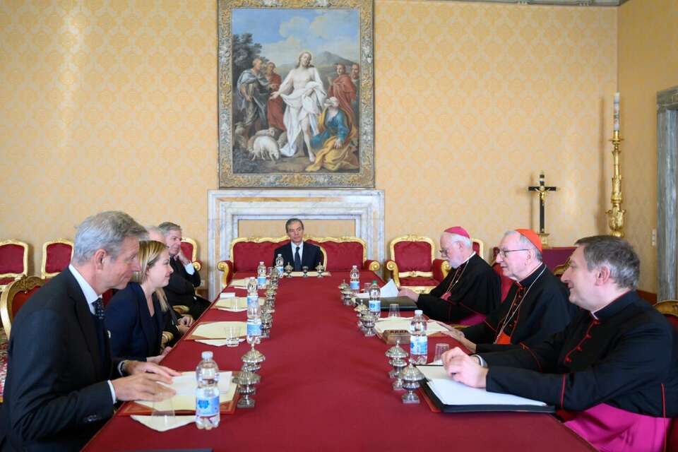 Giorgia Meloni w Sekretariacie Stanu w 2023 r.  / autor: Vatican Media