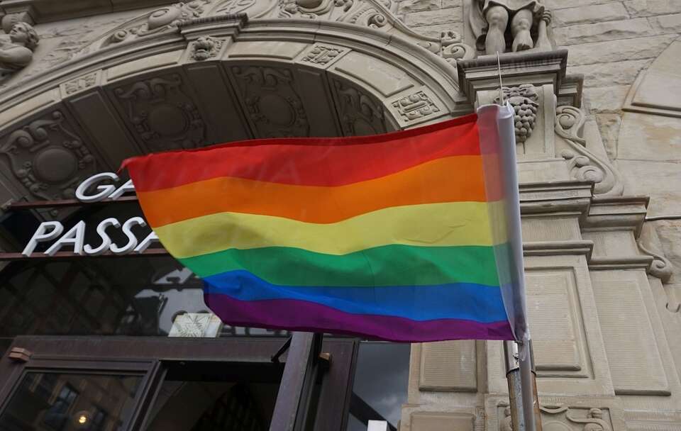Flaga LGBT w Szkokholmie / autor: Fratria