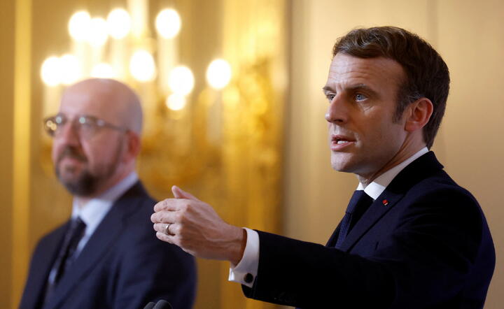 prezydent Francji Emmanuel Macron podczas spotkania z przewodniczącym Rady Europejskiej Charlesem Michelem / autor: fotoserwis PAP