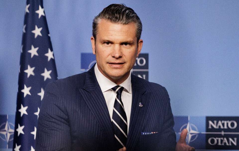 Pete Hegseth / autor: PAP/EPA/OLIVIER MATTHYS