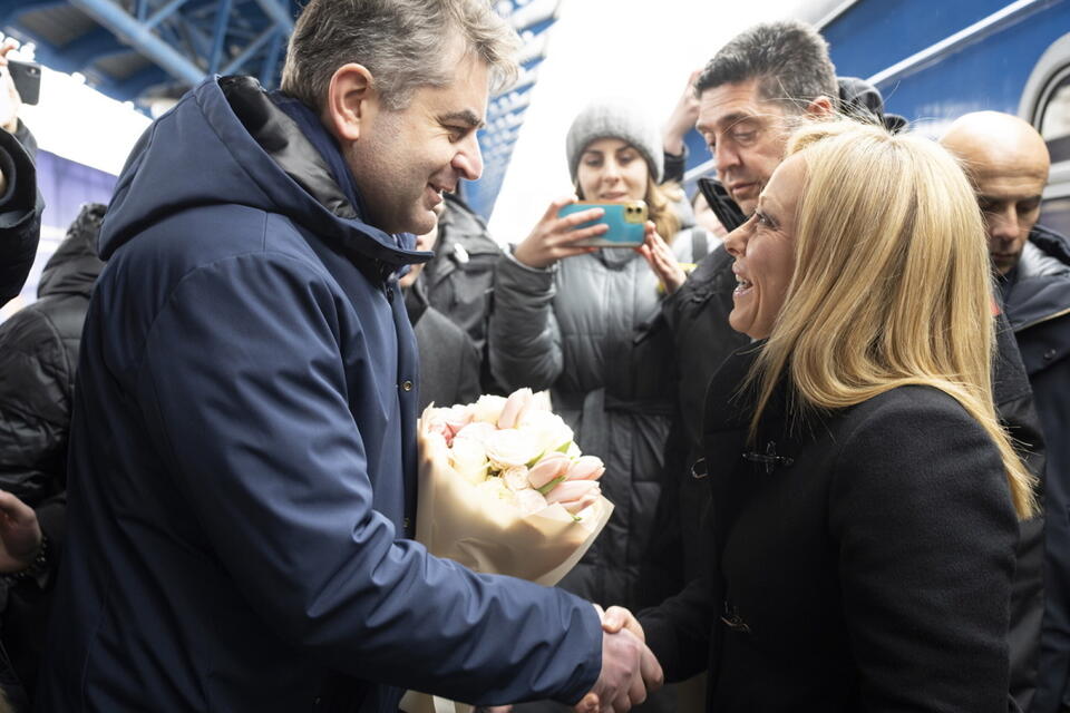 Giorgia Meloni witana przez wiceszefa ukraińskiego MSZ Jewhena Perebyinisa / autor: PAP/EPA/FILIPPO ATTILI/CHIGI PALACE PRESS OFFICE HANDOUT