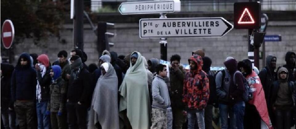 Imigranci w La Chapelle / autor: Fot. Twitter/@Atlantico.fr