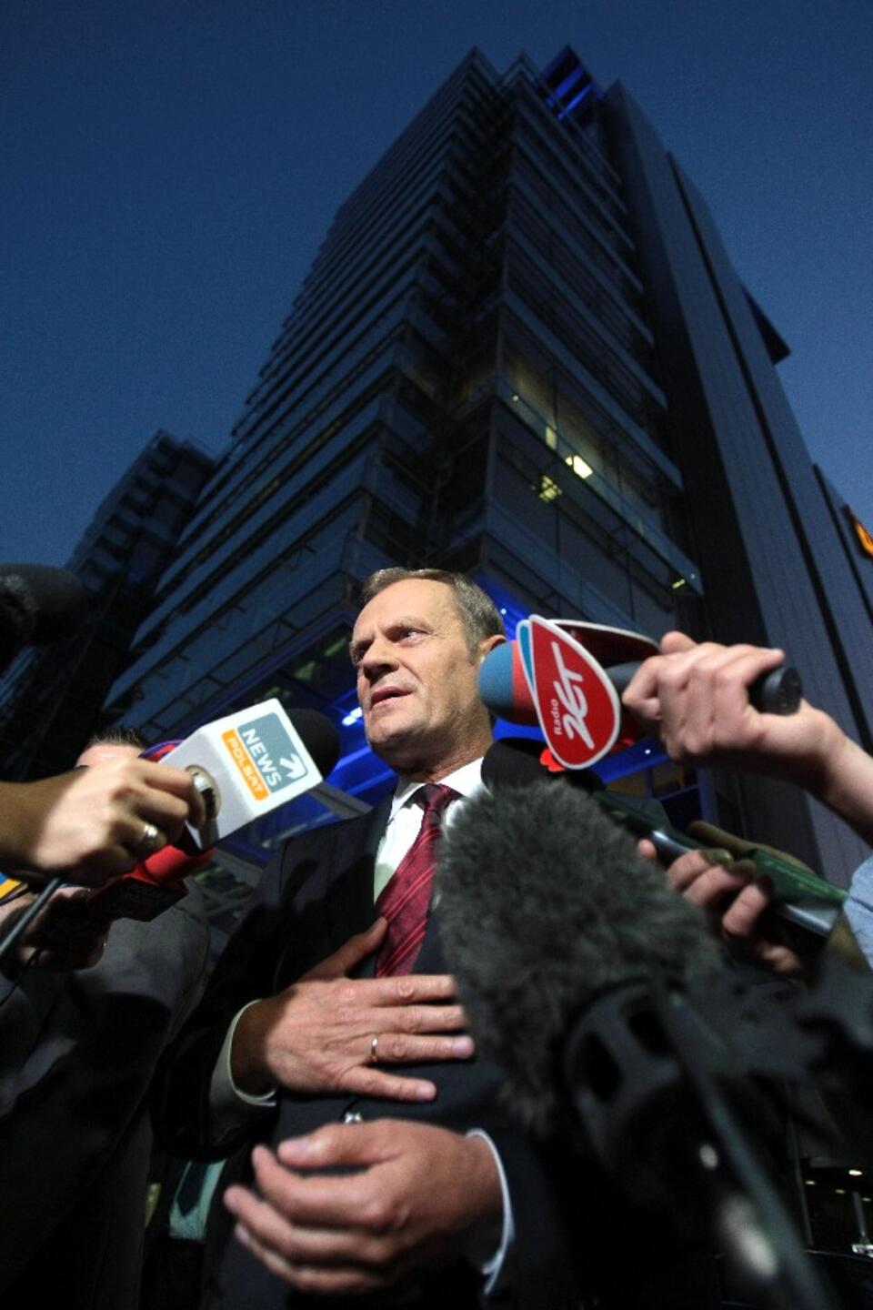 Premier Donald Tusk po wczorajszej "debacie" z Waldemarem Pawlakiem, PAP