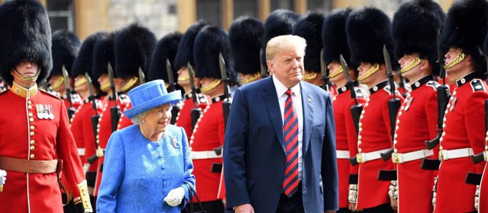 Królowa Elżbieta II i prezydent USA Donald Trump / autor: 	PAP/EPA/SGT PAUL RANDALL RLC / BRITISH MINISTRY OF DEFENCE / HANDOUT