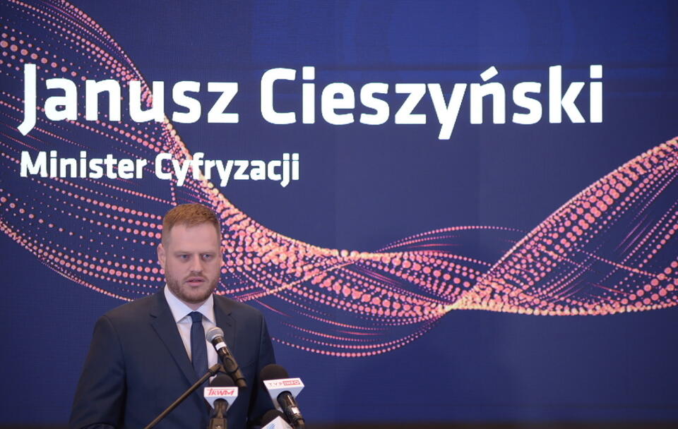 Minister cyfryzacji Janusz Cieszyński / autor: PAP/Marcin Obara