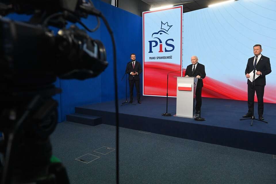 Jarosław Kaczyński i Mariusz Błaszczak / autor: PAP/Piotr Nowak