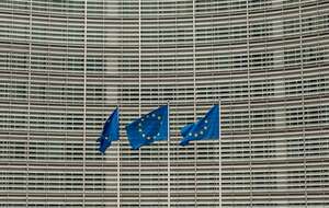 unijne flagi, zdj. ilustracyjne / autor: Fratria