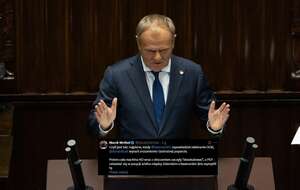 Donald Tusk na mównicy sejmowej oraz wpis Marka Wróbla z portalu X / autor: Fratria/X-Marek Wróbel