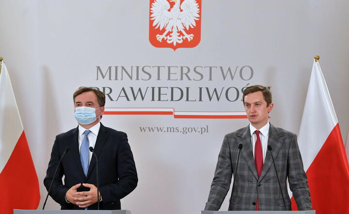 minister sprawiedliwości Zbigniew Ziobro i sekretarz stanu w MS Sebastian Kaleta / autor: fotoserwis PAP