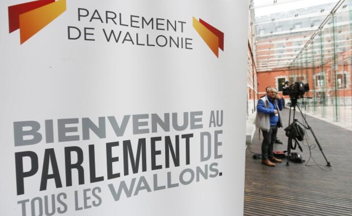 Parlement Walonii sprzeciwił się podpisaniu przez Belgię umowy CETA, fot. PAP/EPA/Julien Warnand 