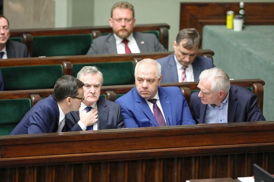 	Mateusz Morawiecki, Piotr Gliński, Jacek Sasin i Jarosław Gowin / autor: PAP/Leszek Szymański