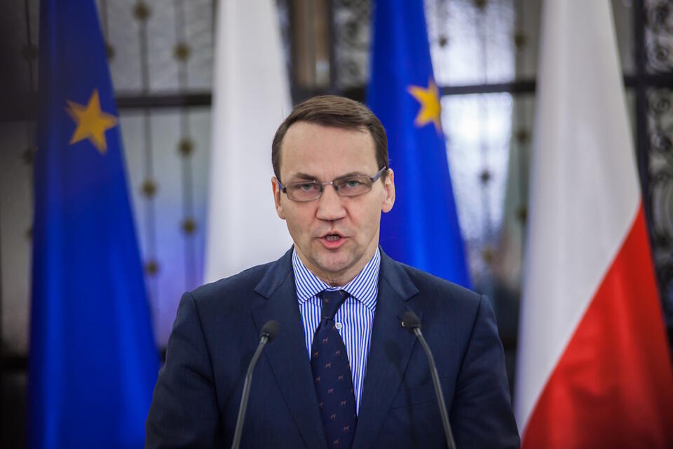 szef MSZ Radosław Sikorski / autor: Fratria