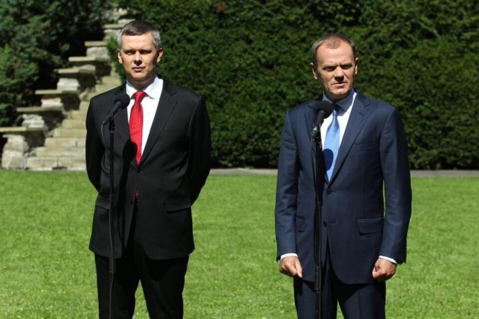 Premier Tusk i nowy szef MON Tomasz Siemoniak. Fot. PAP