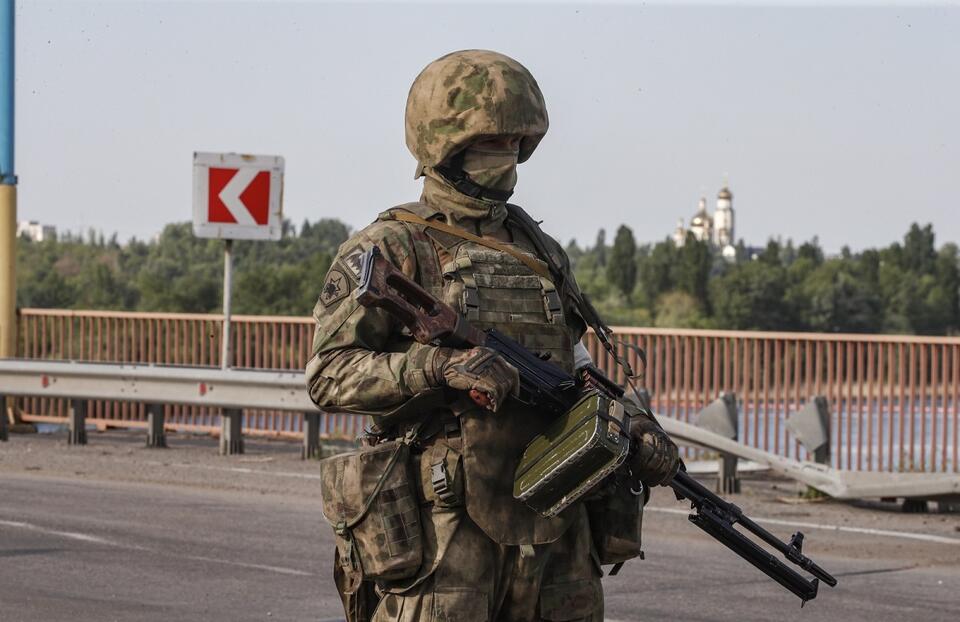 Rosyjski żołnierz na Ukrainie / autor: PAP/EPA