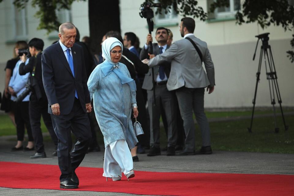 Prezydent Turcji Recep Tayyip Erdogan na szczycie NATO w Wilnie / autor: PAP/EPA/TIM IRELAND / POOL