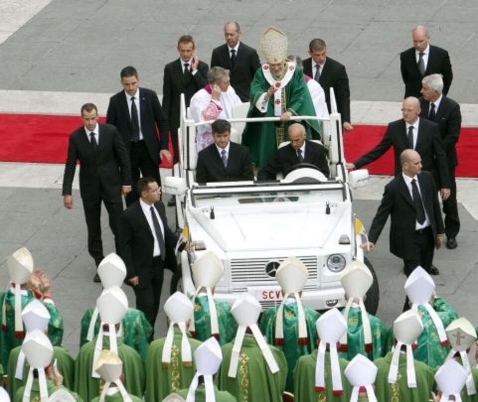 Ojciec Święty w drodz ena Synod. Fot. wPolityce.pl