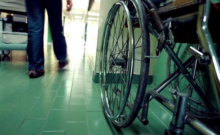 Resort pracy chce przyspieszyć przyznawanie zasiłku stałego dla niepełnosprawnych
