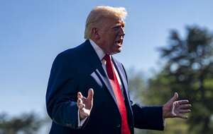 Absurdalne tłumaczenia Trumpa po przeróbce z Jezusem / autor:  EPA/BONNIE CASH / POOL Dostawca: PAP/EPA.