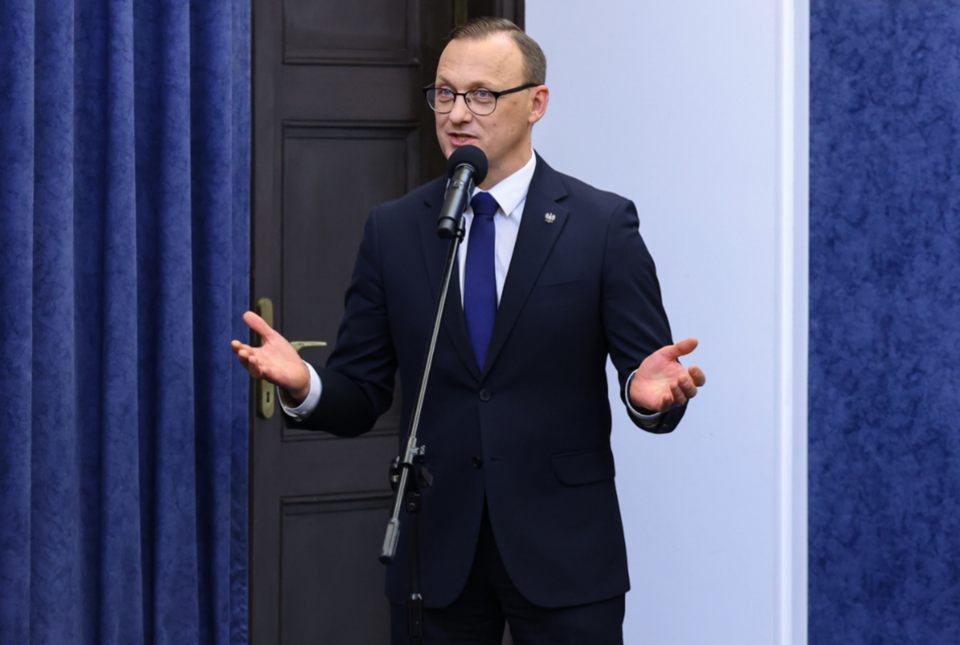 Лешкевич: Дело судей КС не завершено!