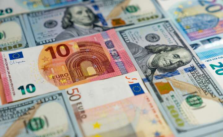 Kurs euro w relacji do dolara naruszył  1,09 i jest najwyżej w tym kwartale / autor: Andrzej Skwarczyński/Fratria