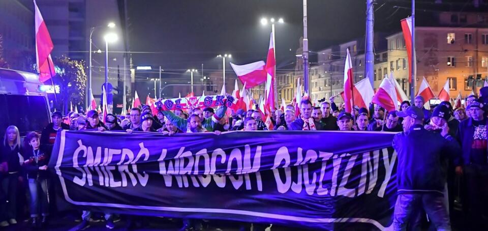 Marsz Polski Niepodległej zorganizowany we Wrocławiu / autor: PAP/Maciej Kulczyński
