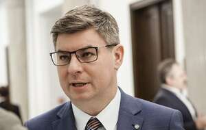 Po tym, jak premier Donald Tusk postanowił zaatakować prezydenta Karola Nawrockiego, w jego ślady poszedł szef Kancelarii Premiera Jan Grabiec. / autor: Fratria