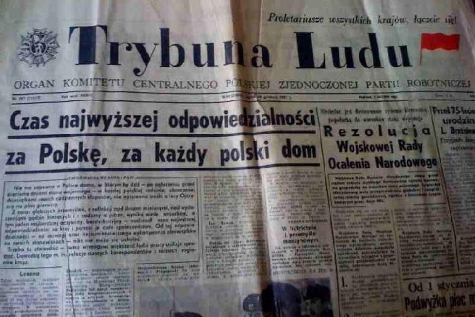 "Trybuna Ludu" z okresu tuż po wprowadzeniu stanu wojennego. Fot. wPolityce.pl