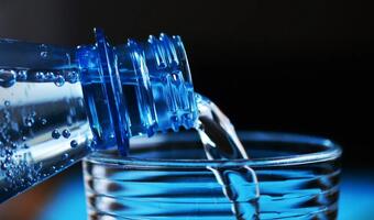 Ceny wody mineralnej w górę? Efekt opłaty cukrowej