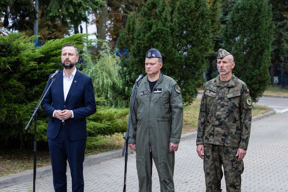 Kosiniak-Kamysz w 31. Bazie Lotnictwa Taktycznego / autor: PAP/Marek Zakrzewski