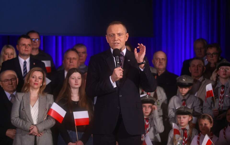 Prezydent RP Karol Nawrocki podczas spotkania z mieszkańcami w Hajnowskim Domu Kultury w Hajnówce / autor: PAP/Artur Reszko