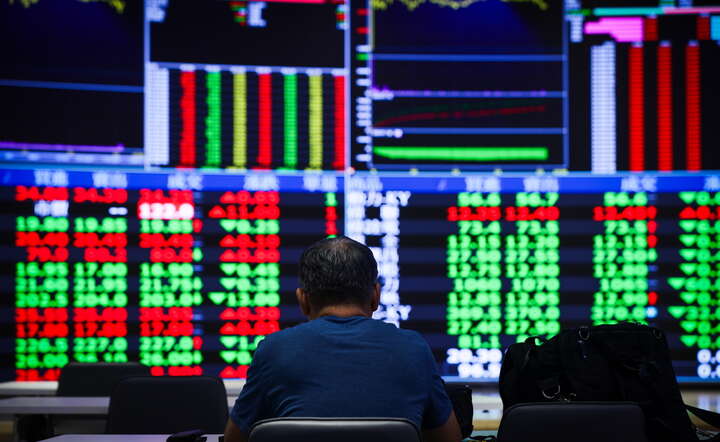 Dolar stabilny przed Fed i wynikami big techów