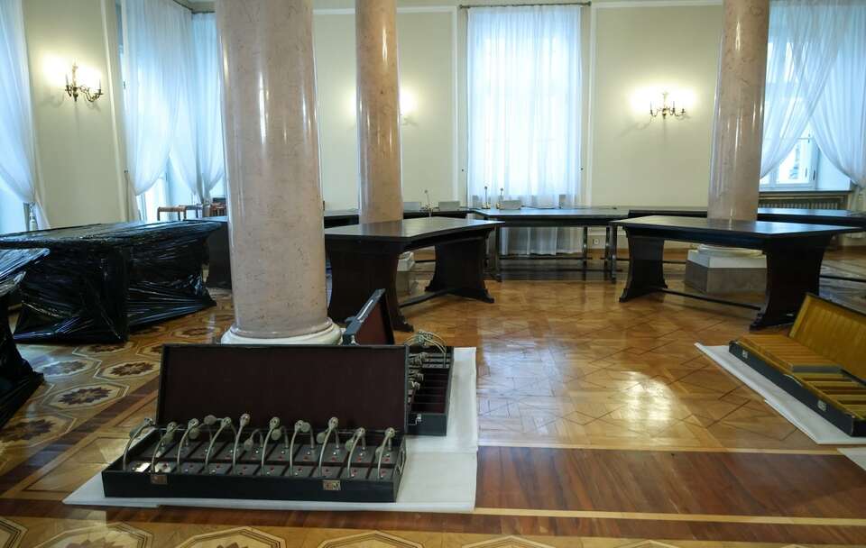 Okrągły stół - fora ze dwora