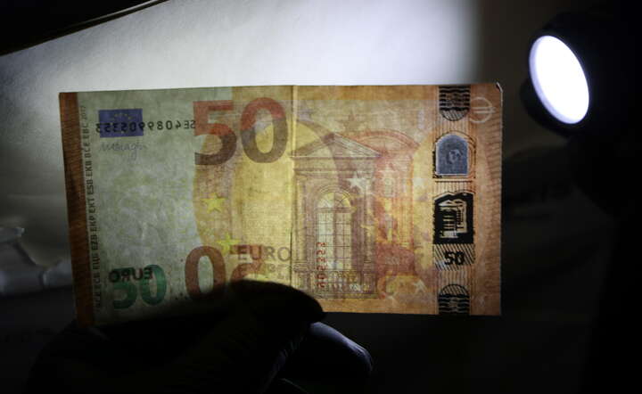 Fałszerze planowali druk setek milionów „lewych” euro