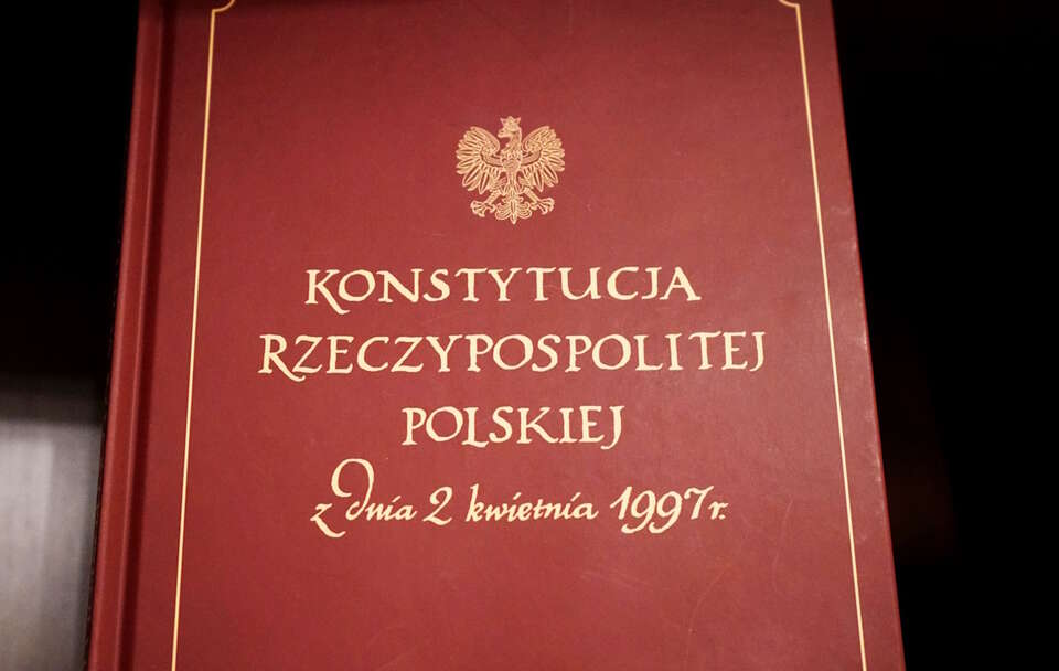 Konstytucja RP / autor: Fratria