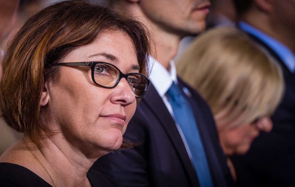 Beata Mazurek z PiS pyta, czy powołanie Stowarzyszenia Przyjaciół Republiki ma prowadzić do utworzenia nowej partii.  / autor: Fratria