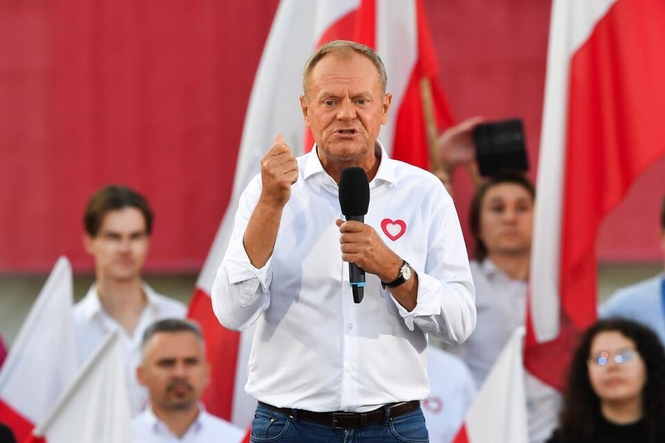 Donald Tusk podczas wiecu wyborczego w Otwocku / autor: PAP/Piotr Nowak