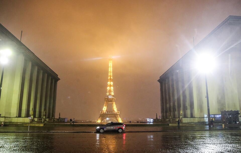 Paryż / autor: PAP/EPA/MOHAMMED BADRA